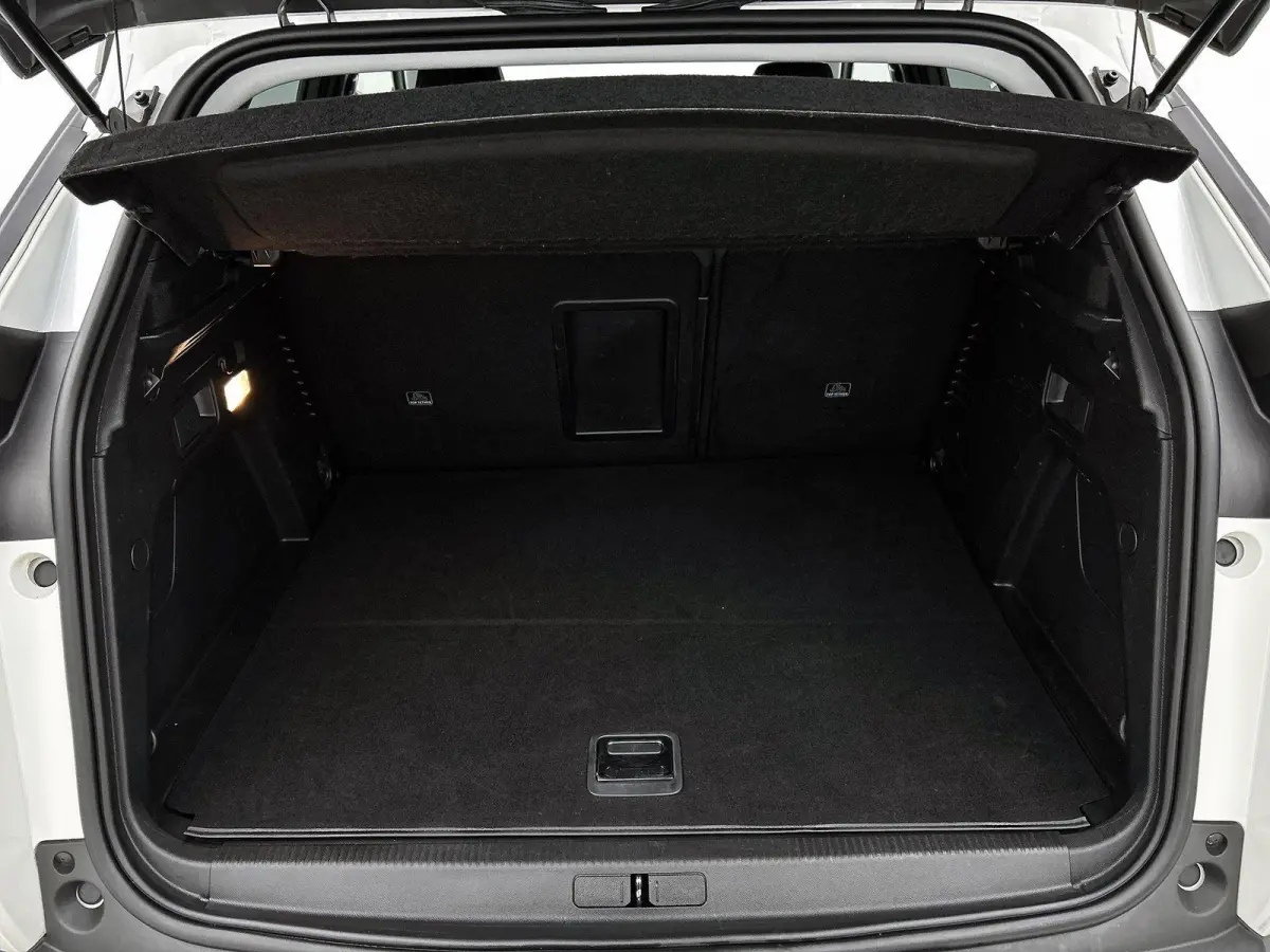 HYbrid4 Blue Lease Allure 300pk Automaat | Navigatie | Camera | Licht Metalen Velgen 18" | Dodehoek Detectie | Voorstoelen Verwarmd