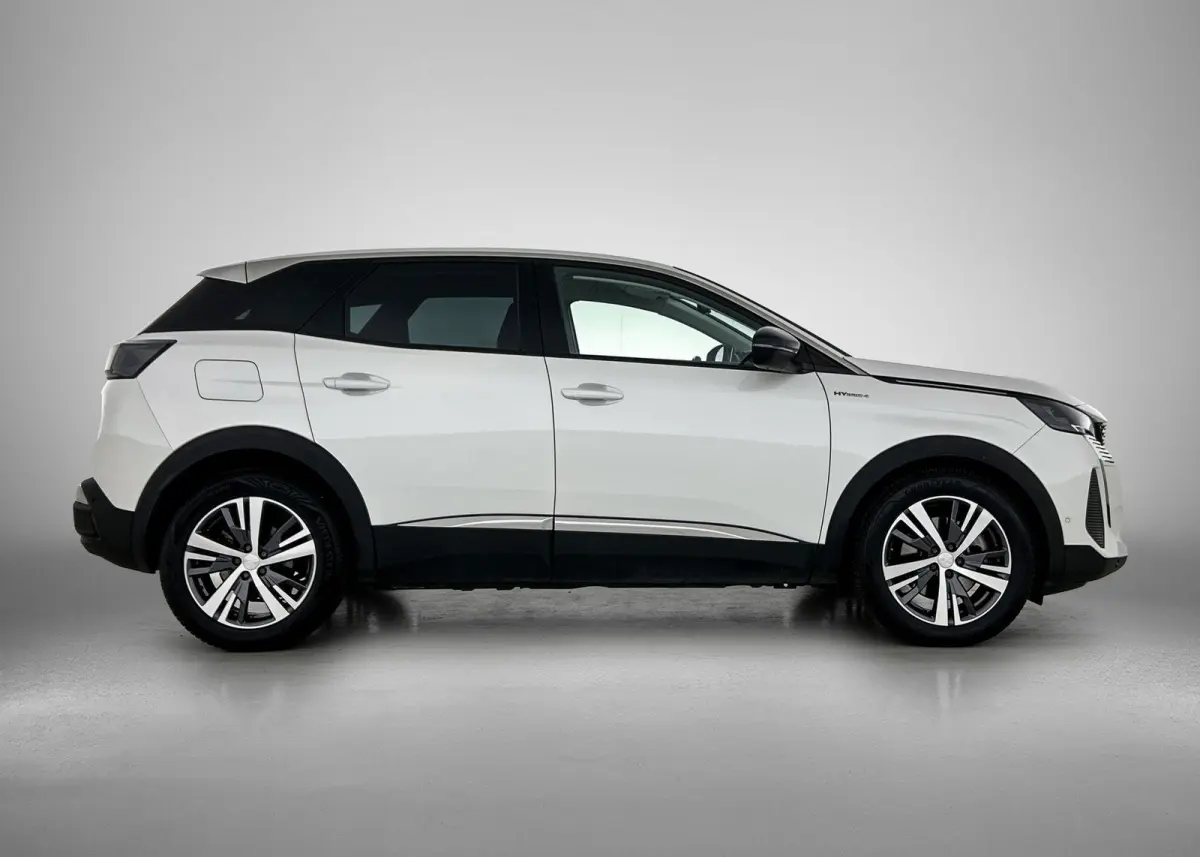 HYbrid4 Blue Lease Allure 300pk Automaat | Navigatie | Camera | Licht Metalen Velgen 18" | Dodehoek Detectie | Voorstoelen Verwarmd