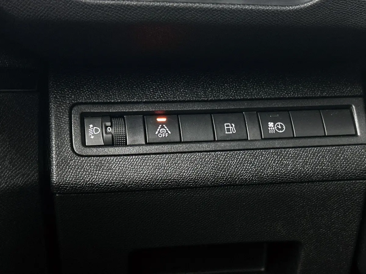 HYbrid4 Blue Lease Allure 300pk Automaat | Navigatie | Camera | Licht Metalen Velgen 18" | Dodehoek Detectie | Voorstoelen Verwarmd