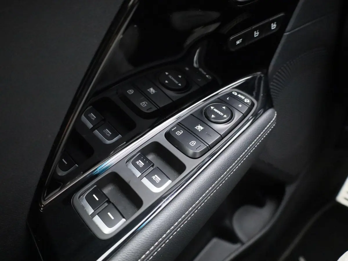 1.6 GDi PHEV ExecutiveLine | Schuif/Kanteldak | Lederen Bekleding | JBL Audio | Privacy Glass | Elek. Stoelen |