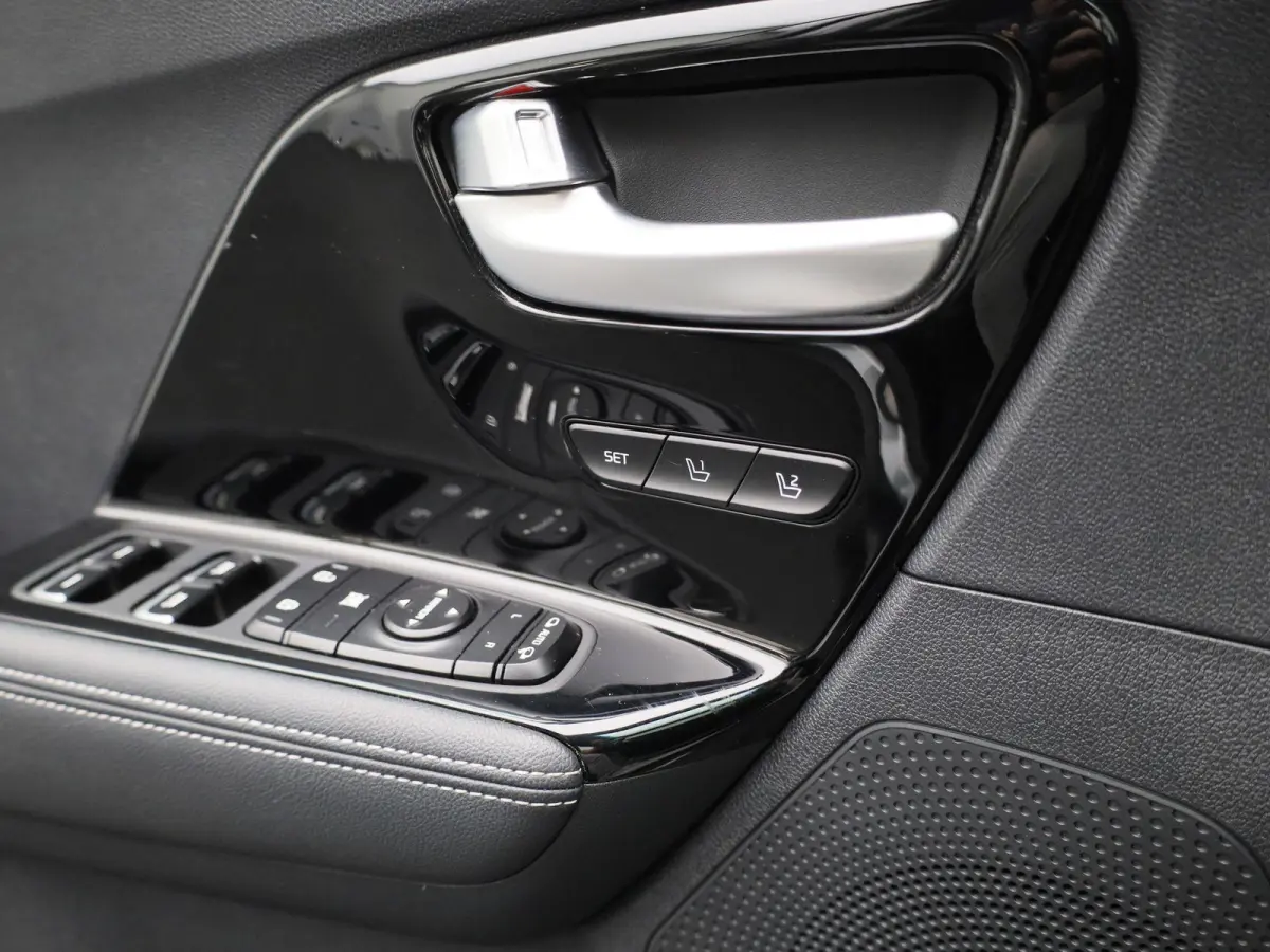 1.6 GDi PHEV ExecutiveLine | Schuif/Kanteldak | Lederen Bekleding | JBL Audio | Privacy Glass | Elek. Stoelen |
