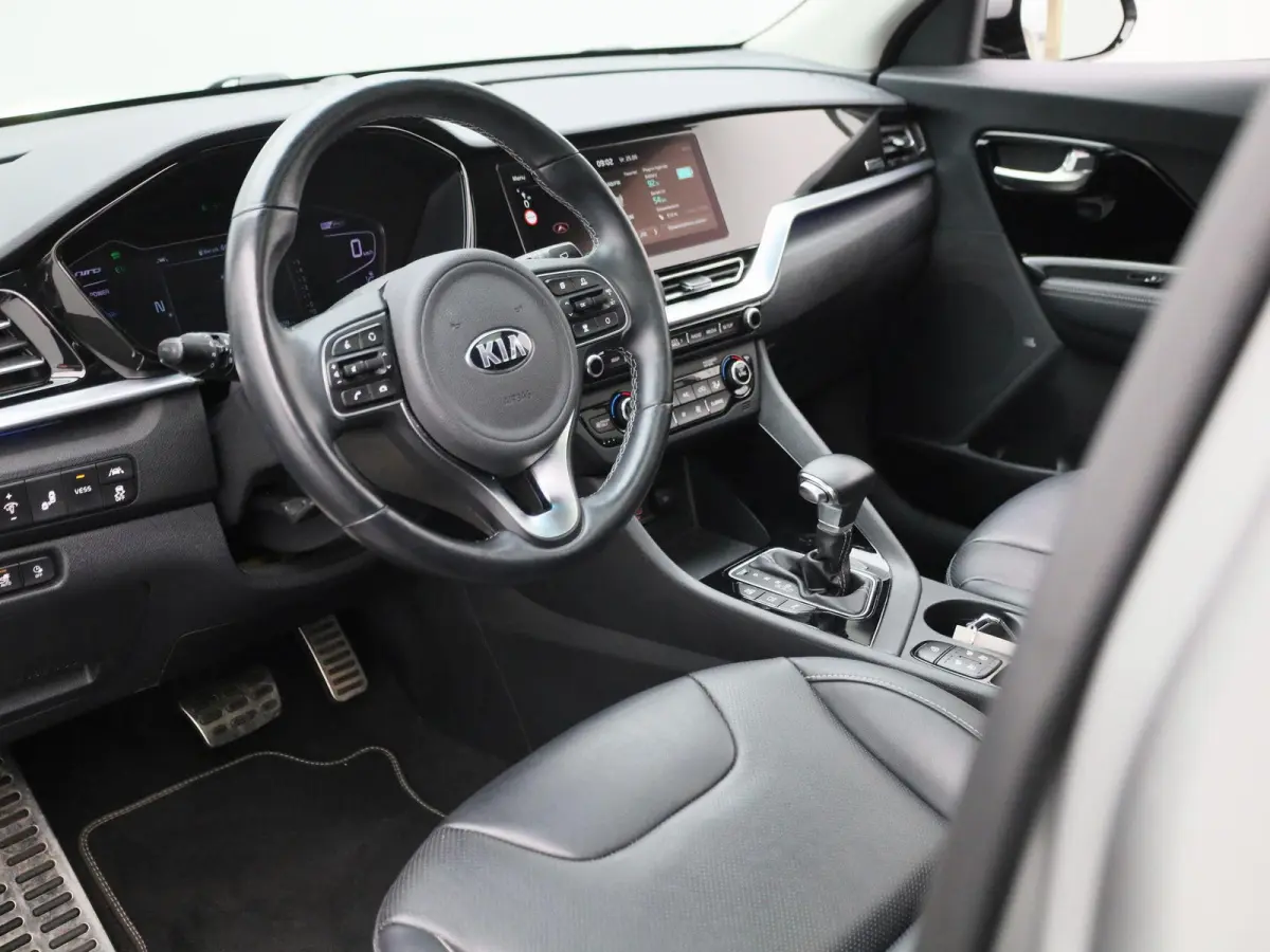 1.6 GDi PHEV ExecutiveLine | Schuif/Kanteldak | Lederen Bekleding | JBL Audio | Privacy Glass | Elek. Stoelen |