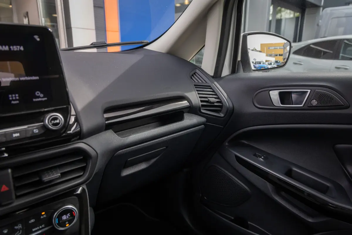 1.0 EcoBoost Titanium | Navi | Apple Carplay/Android Auto | Camera | Cruise Control | 17''LM Velgen | DAB | Winterpack | Achteruitrijcamera | DAB ontvanger | Lichtmetalen velgen 17"