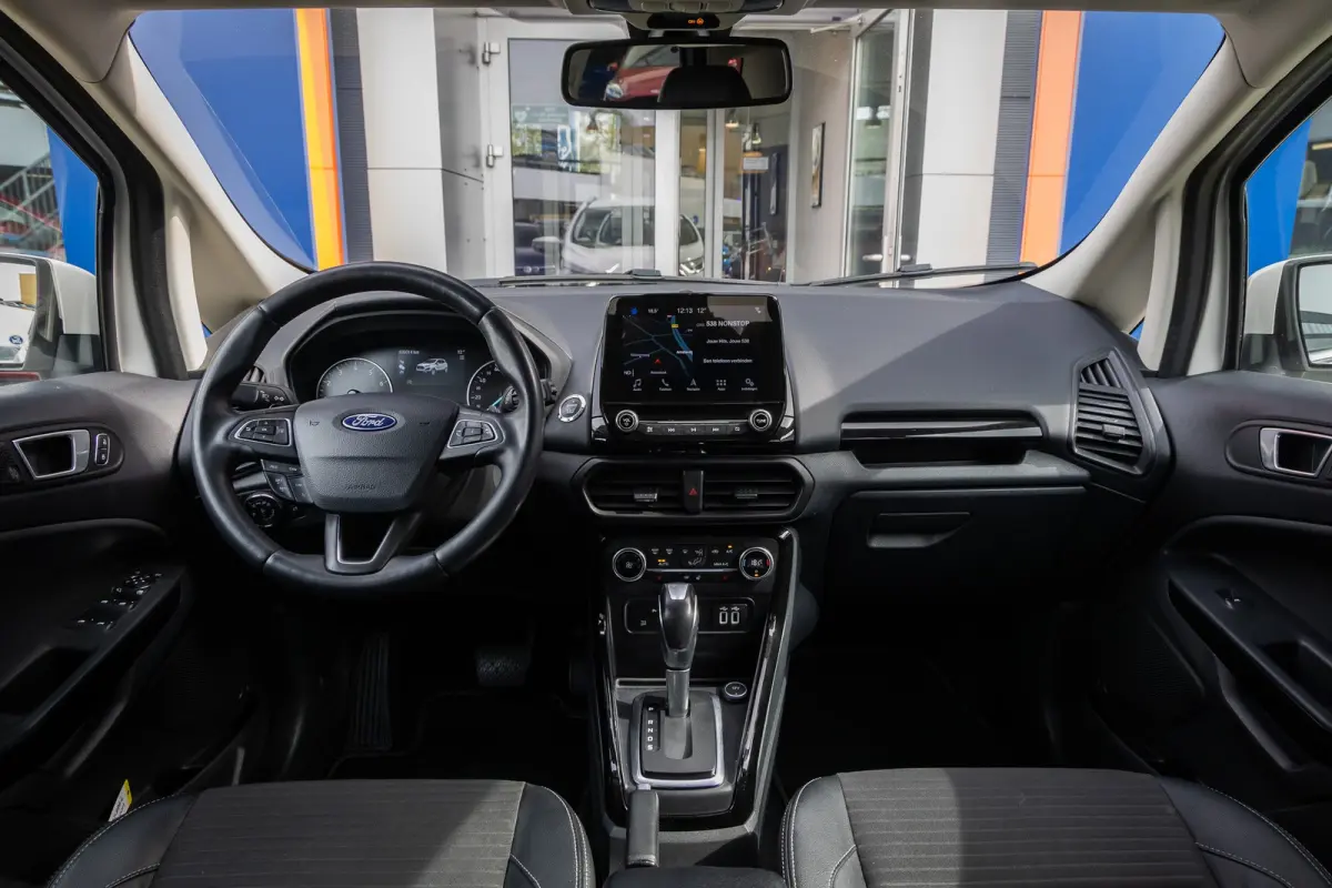 1.0 EcoBoost Titanium | Navi | Apple Carplay/Android Auto | Camera | Cruise Control | 17''LM Velgen | DAB | Winterpack | Achteruitrijcamera | DAB ontvanger | Lichtmetalen velgen 17"