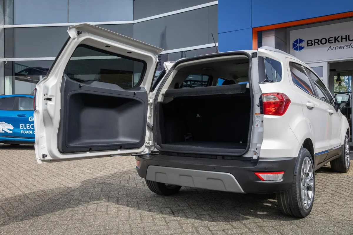 1.0 EcoBoost Titanium | Navi | Apple Carplay/Android Auto | Camera | Cruise Control | 17''LM Velgen | DAB | Winterpack | Achteruitrijcamera | DAB ontvanger | Lichtmetalen velgen 17"