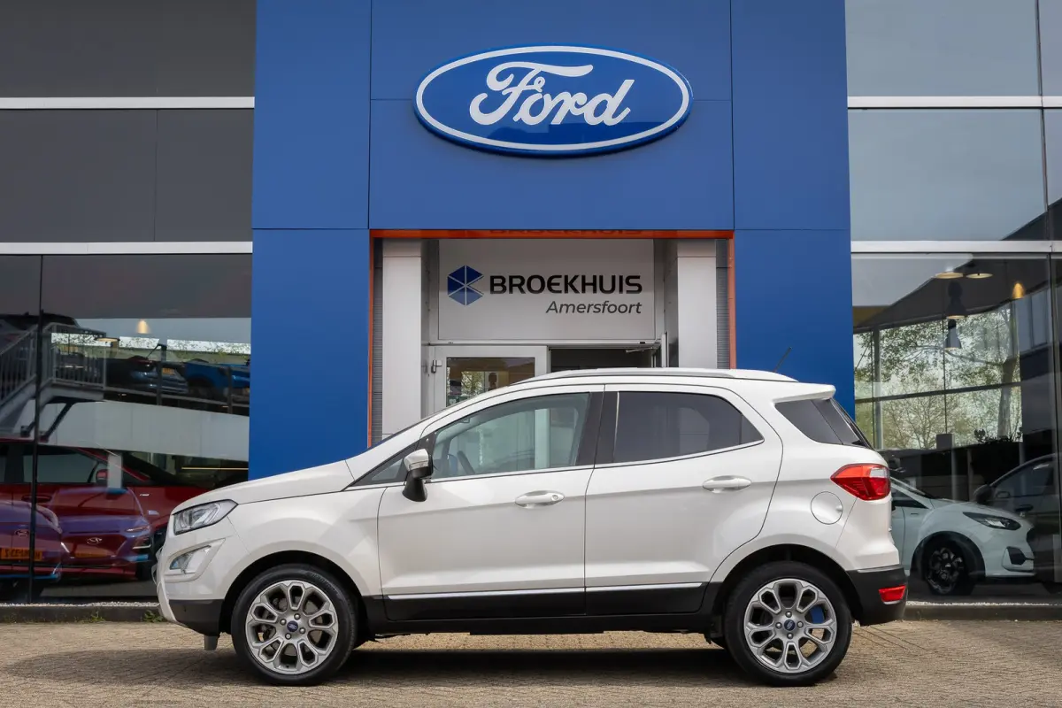 1.0 EcoBoost Titanium | Navi | Apple Carplay/Android Auto | Camera | Cruise Control | 17''LM Velgen | DAB | Winterpack | Achteruitrijcamera | DAB ontvanger | Lichtmetalen velgen 17"