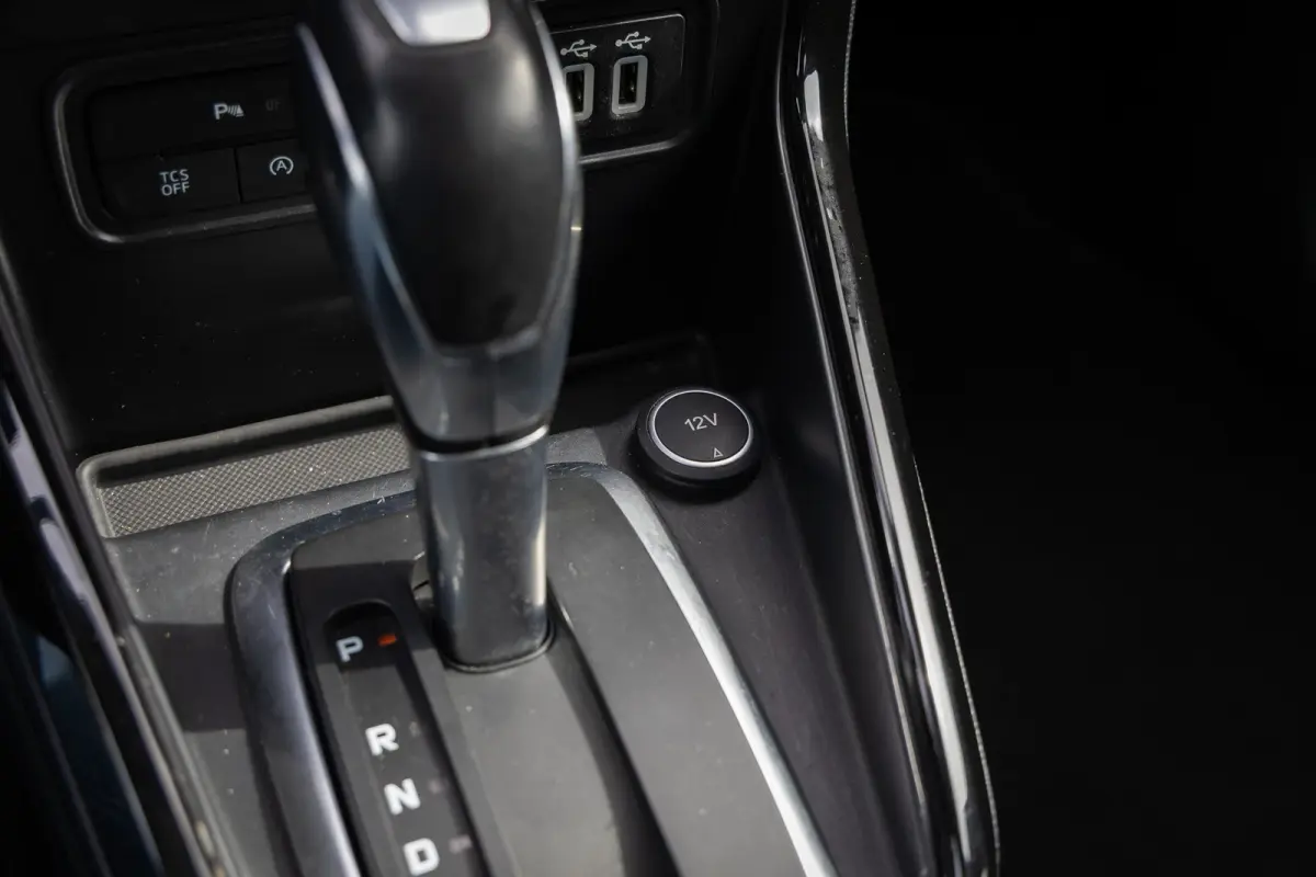1.0 EcoBoost Titanium | Navi | Apple Carplay/Android Auto | Camera | Cruise Control | 17''LM Velgen | DAB | Winterpack | Achteruitrijcamera | DAB ontvanger | Lichtmetalen velgen 17"