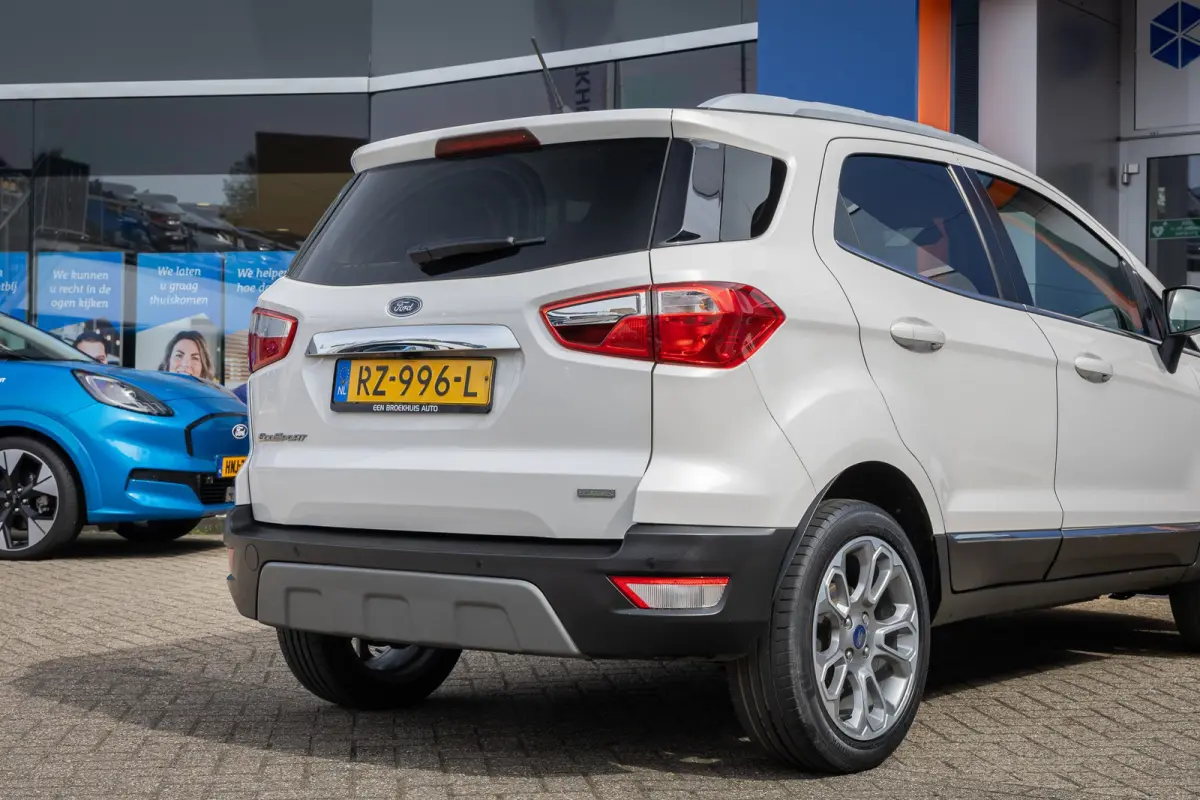 1.0 EcoBoost Titanium | Navi | Apple Carplay/Android Auto | Camera | Cruise Control | 17''LM Velgen | DAB | Winterpack | Achteruitrijcamera | DAB ontvanger | Lichtmetalen velgen 17"