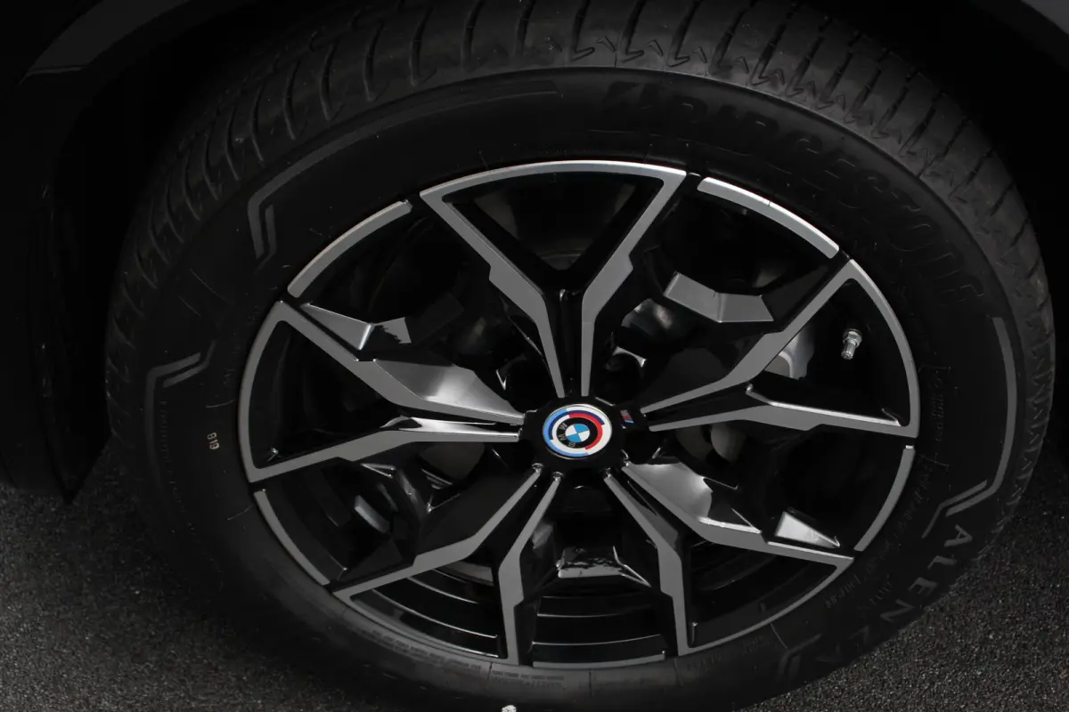 xDrive30e Hybrid M-Sport High Executive Leder Panoramisch Schuifdak Hifi Camera 360 Active Cruise Control Climate Control Parkeer sensoren Lichtmetalen Velgen