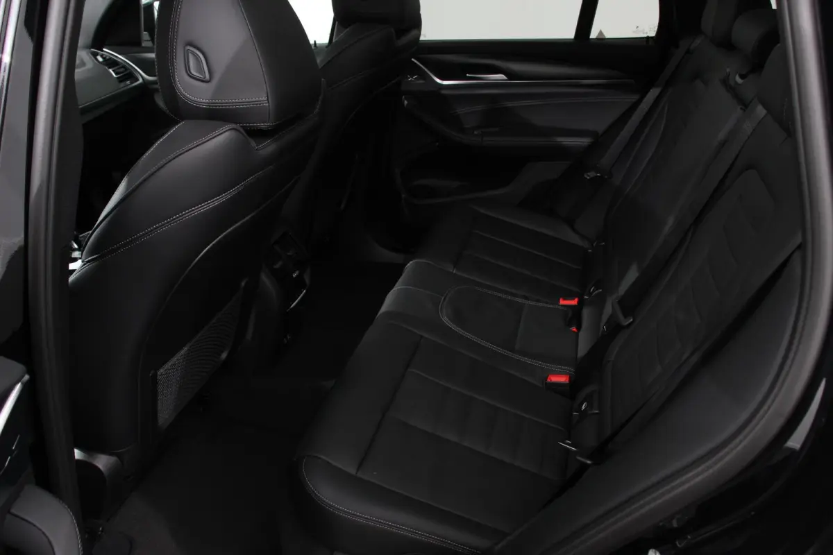 xDrive30e Hybrid M-Sport High Executive Leder Panoramisch Schuifdak Hifi Camera 360 Active Cruise Control Climate Control Parkeer sensoren Lichtmetalen Velgen