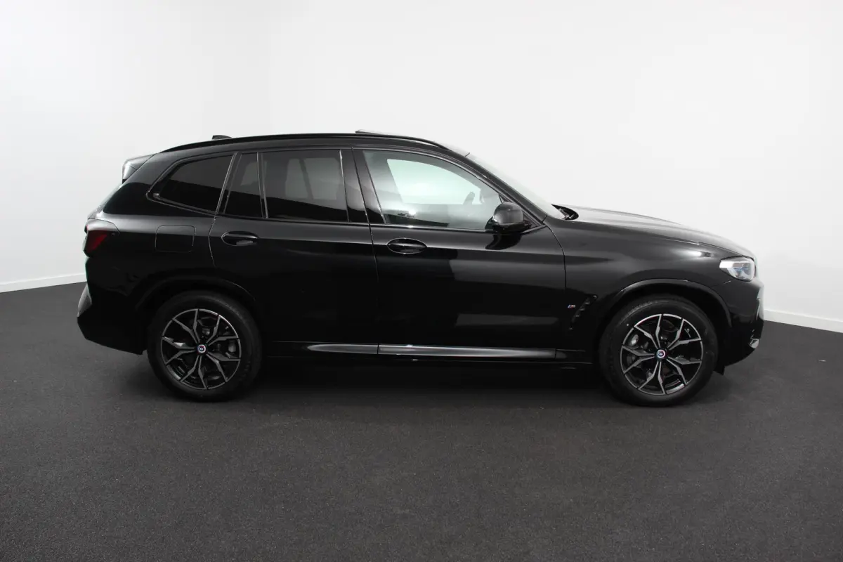 xDrive30e Hybrid M-Sport High Executive Leder Panoramisch Schuifdak Hifi Camera 360 Active Cruise Control Climate Control Parkeer sensoren Lichtmetalen Velgen