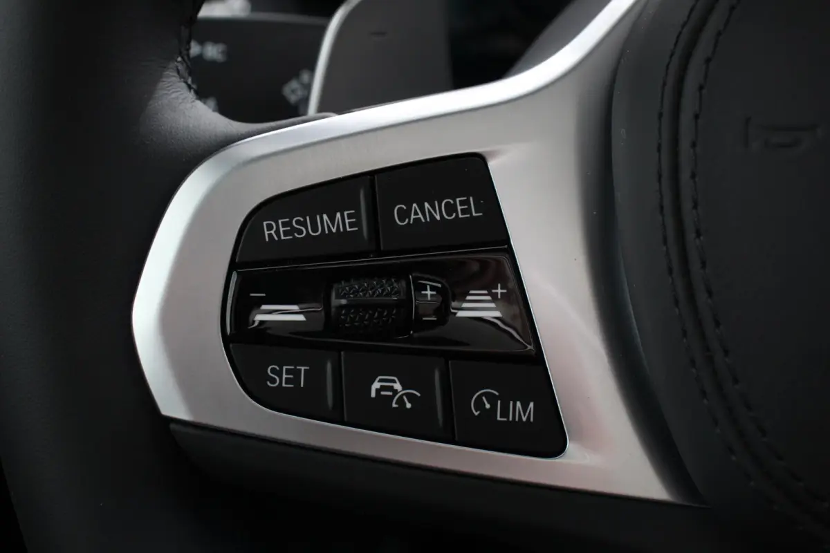 xDrive30e Hybrid M-Sport High Executive Leder Panoramisch Schuifdak Hifi Camera 360 Active Cruise Control Climate Control Parkeer sensoren Lichtmetalen Velgen