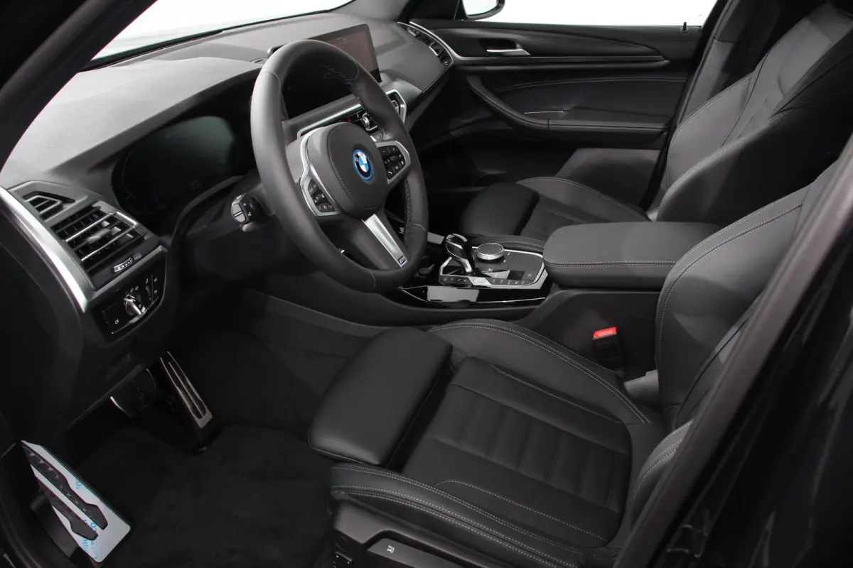 xDrive30e Hybrid M-Sport High Executive Leder Panoramisch Schuifdak Hifi Camera 360 Active Cruise Control Climate Control Parkeer sensoren Lichtmetalen Velgen