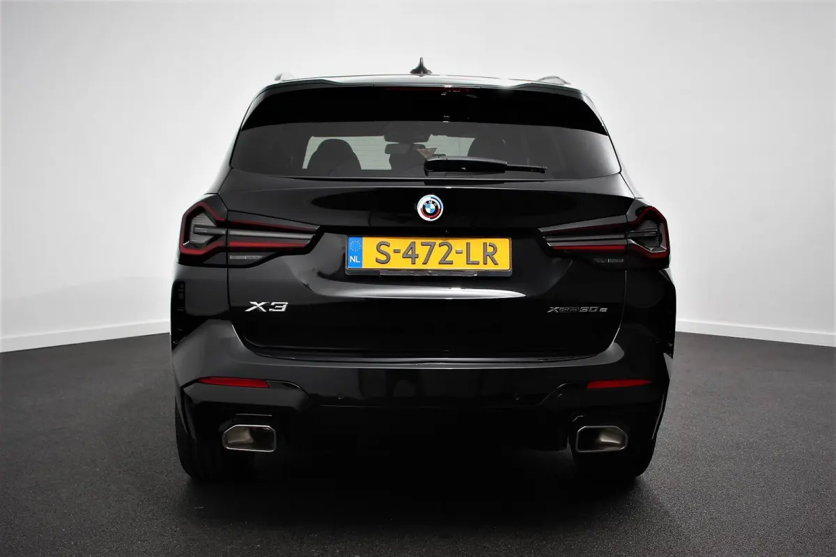 xDrive30e Hybrid M-Sport High Executive Leder Panoramisch Schuifdak Hifi Camera 360 Active Cruise Control Climate Control Parkeer sensoren Lichtmetalen Velgen