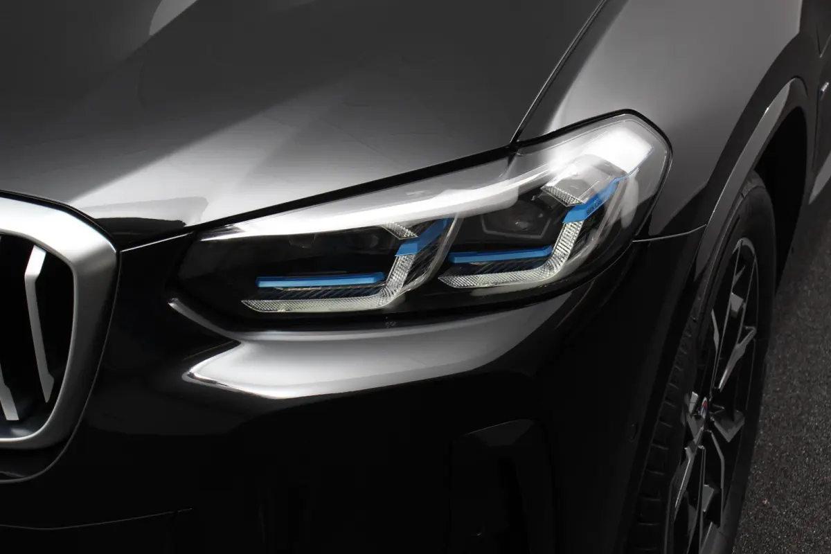 xDrive30e Hybrid M-Sport High Executive Leder Panoramisch Schuifdak Hifi Camera 360 Active Cruise Control Climate Control Parkeer sensoren Lichtmetalen Velgen