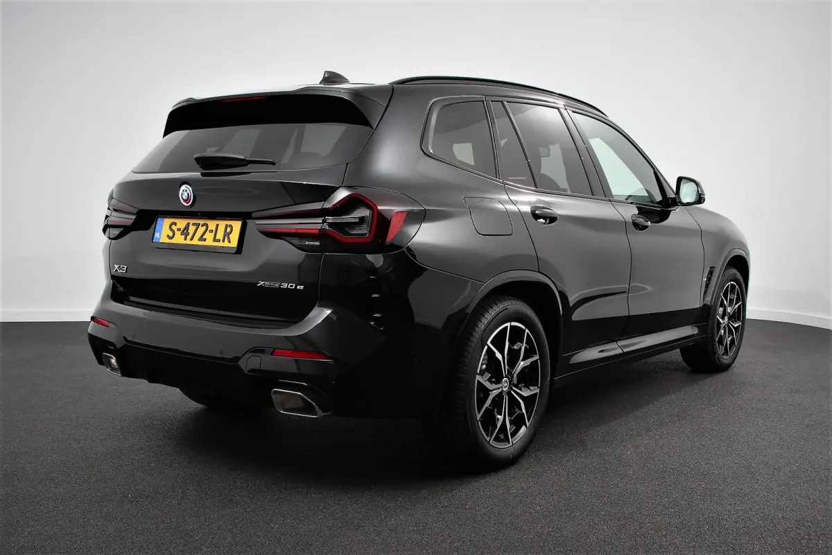 xDrive30e Hybrid M-Sport High Executive Leder Panoramisch Schuifdak Hifi Camera 360 Active Cruise Control Climate Control Parkeer sensoren Lichtmetalen Velgen