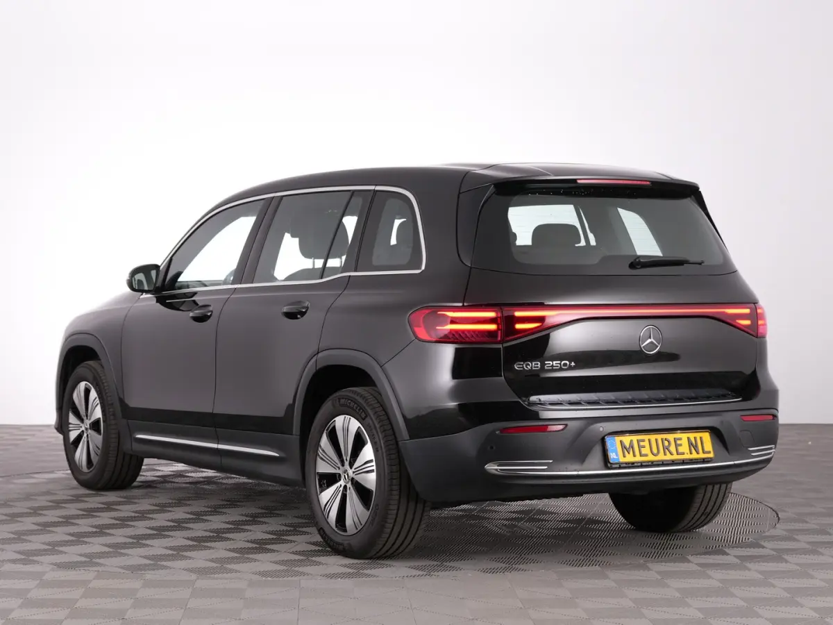 250+ Business Line 71 kWh *SOH 99%* 7-Persoons | Half LEDER | NAVI | ECC | Stoelverwarming !