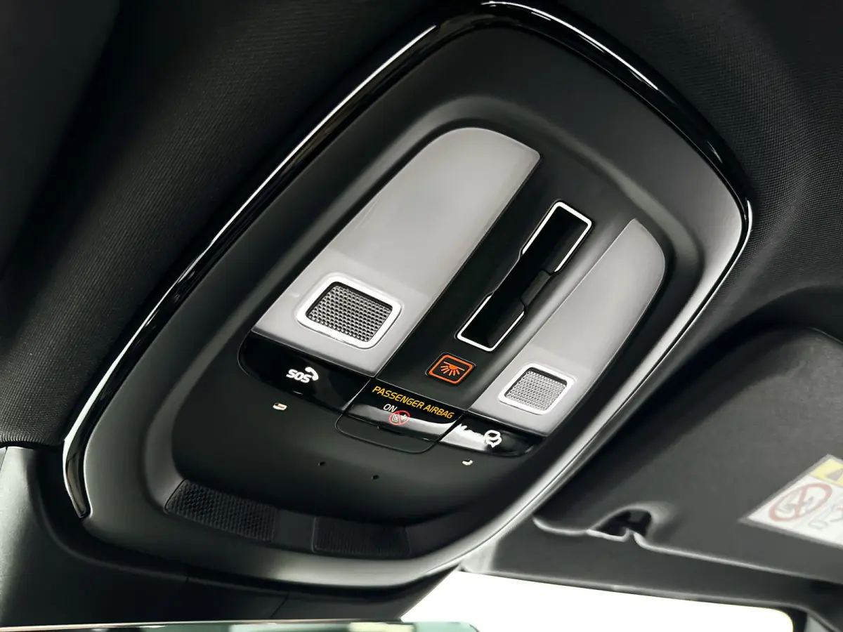 T8 Plug-in hybrid AWD Plus Dark | SOH 100% | Panoramadak | 360° camera | Head-up display | Harman Kardon | Stoel- en stuurverwarming | Trekhaak