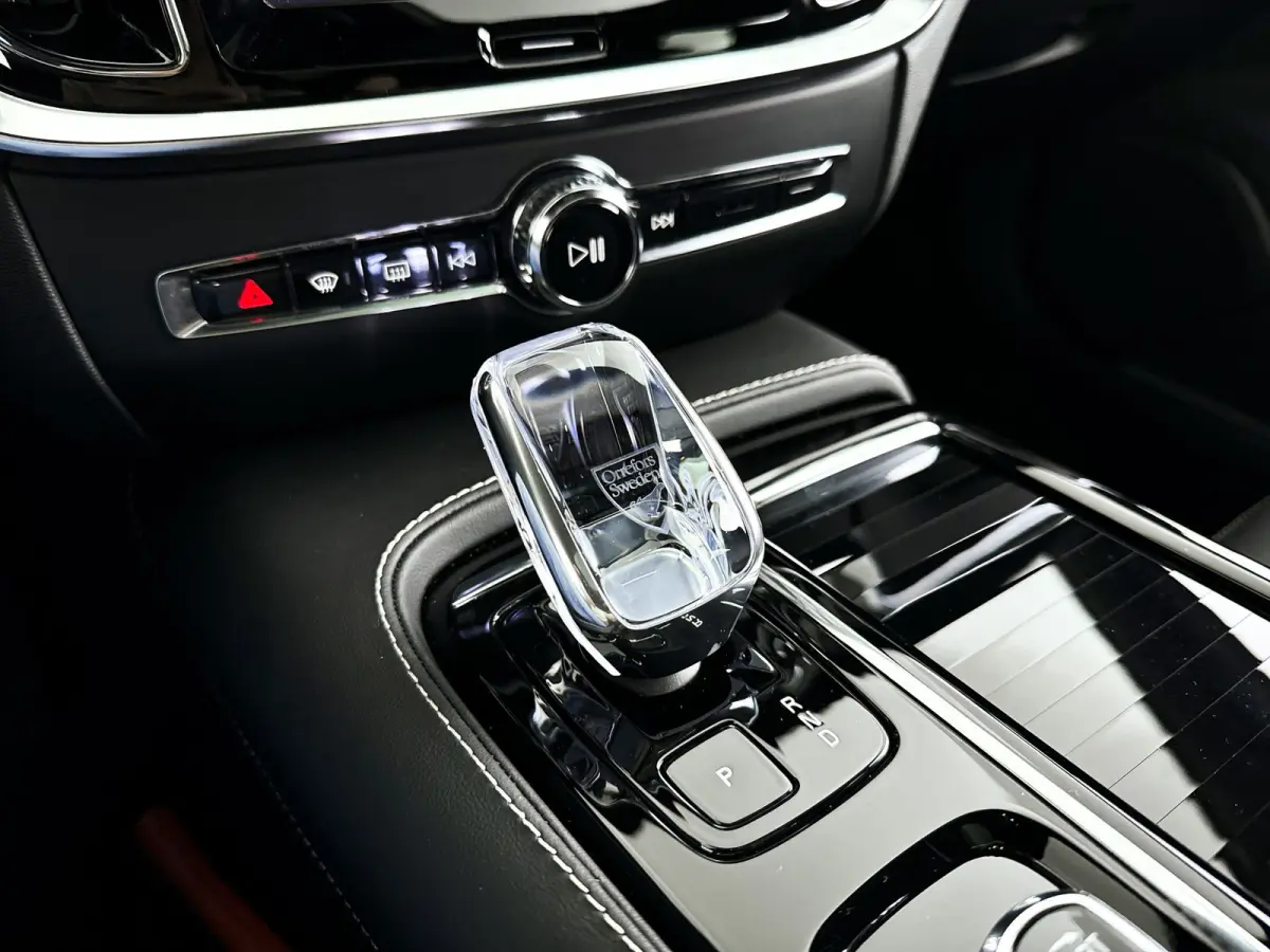T8 Plug-in hybrid AWD Plus Dark | SOH 100% | Panoramadak | 360° camera | Head-up display | Harman Kardon | Stoel- en stuurverwarming | Trekhaak