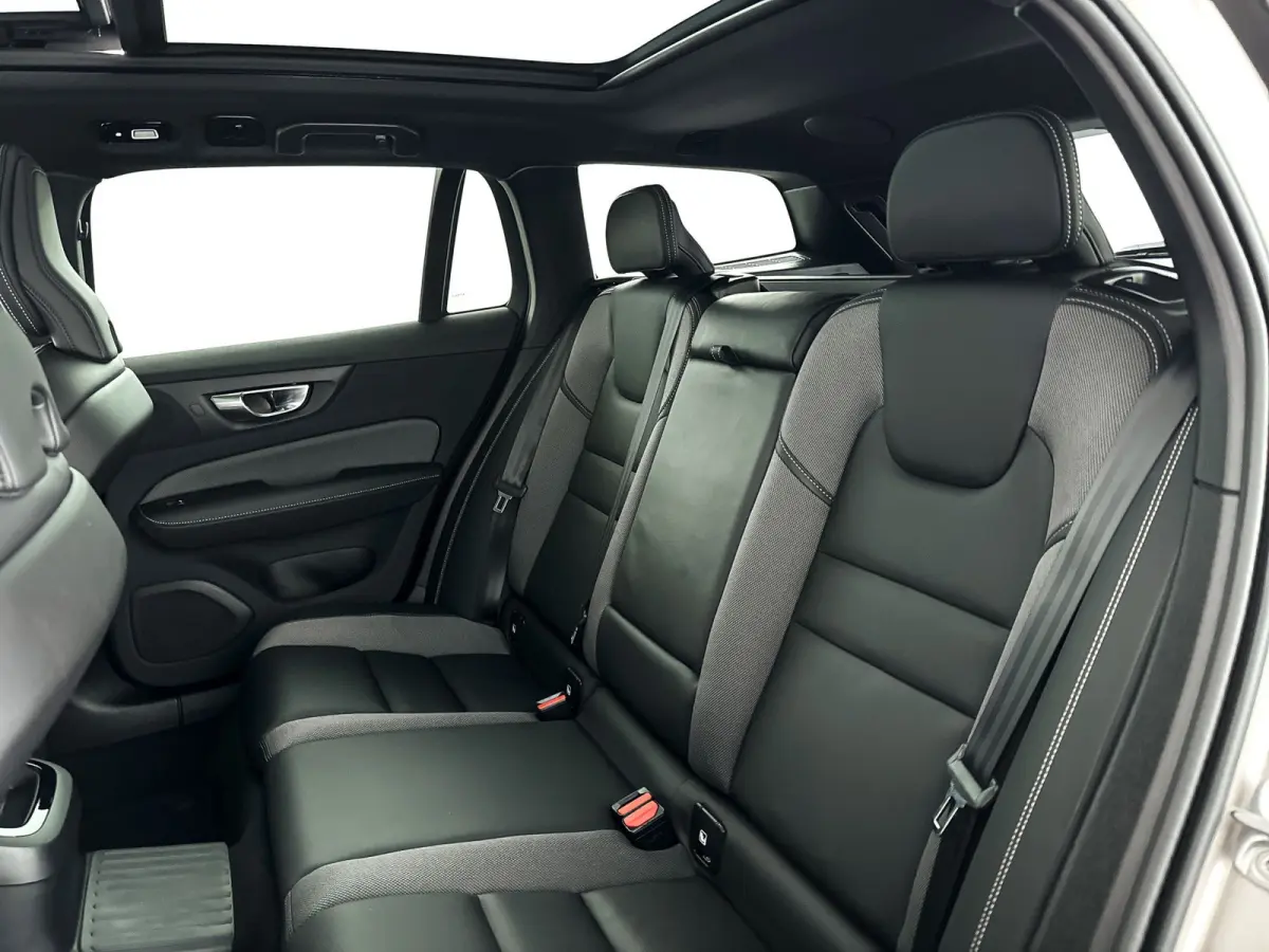 T8 Plug-in hybrid AWD Plus Dark | SOH 100% | Panoramadak | 360° camera | Head-up display | Harman Kardon | Stoel- en stuurverwarming | Trekhaak