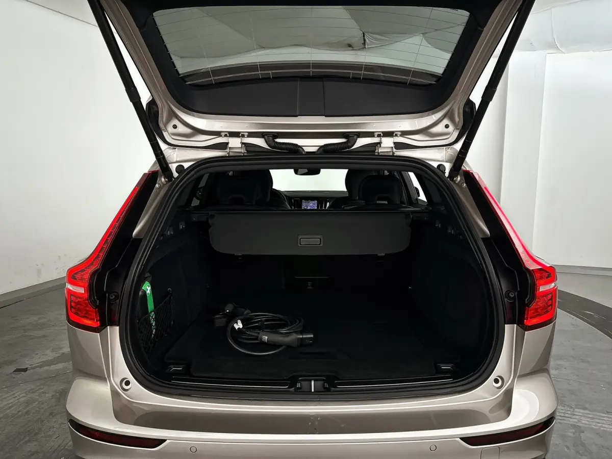 T8 Plug-in hybrid AWD Plus Dark | SOH 100% | Panoramadak | 360° camera | Head-up display | Harman Kardon | Stoel- en stuurverwarming | Trekhaak