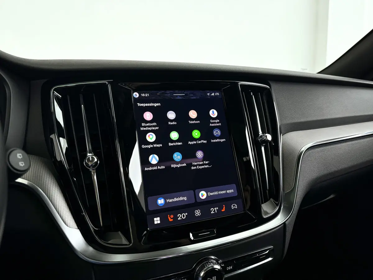 T8 Plug-in hybrid AWD Plus Dark | SOH 100% | Panoramadak | 360° camera | Head-up display | Harman Kardon | Stoel- en stuurverwarming | Trekhaak
