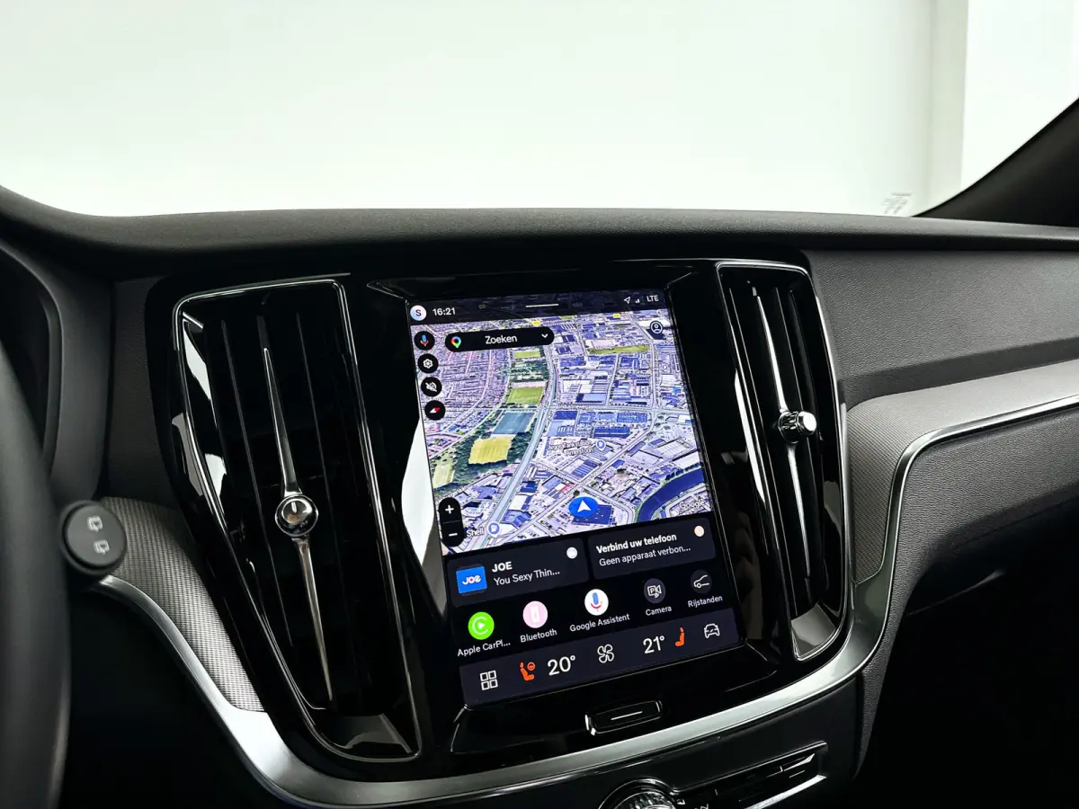 T8 Plug-in hybrid AWD Plus Dark | SOH 100% | Panoramadak | 360° camera | Head-up display | Harman Kardon | Stoel- en stuurverwarming | Trekhaak