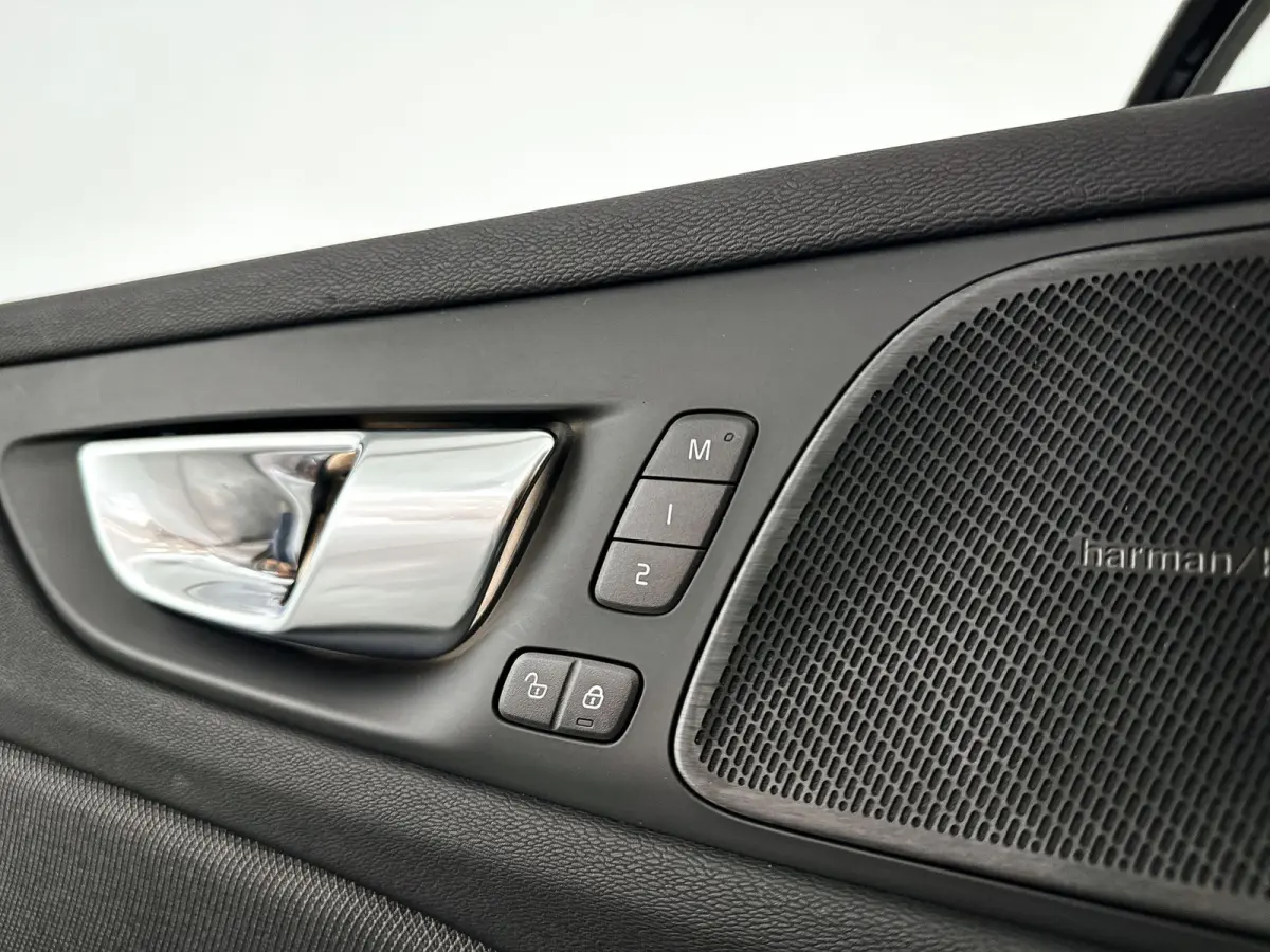 T8 Plug-in hybrid AWD Plus Dark | SOH 100% | Panoramadak | 360° camera | Head-up display | Harman Kardon | Stoel- en stuurverwarming | Trekhaak