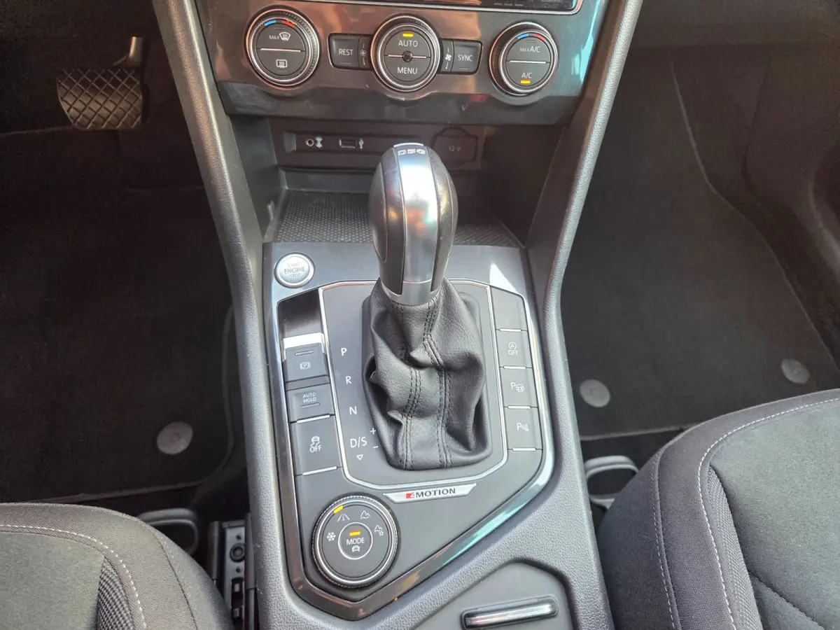 1.4 TSI 4Motion Highline automaat/ Elec. achterklep/ elec. wegkl. trekhaak/ Parkeersensoren v+a/ Rijklaarprijs!