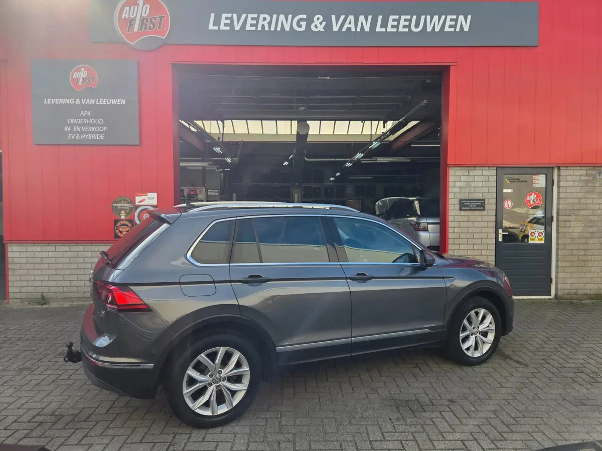 1.4 TSI 4Motion Highline automaat/ Elec. achterklep/ elec. wegkl. trekhaak/ Parkeersensoren v+a/ Rijklaarprijs!