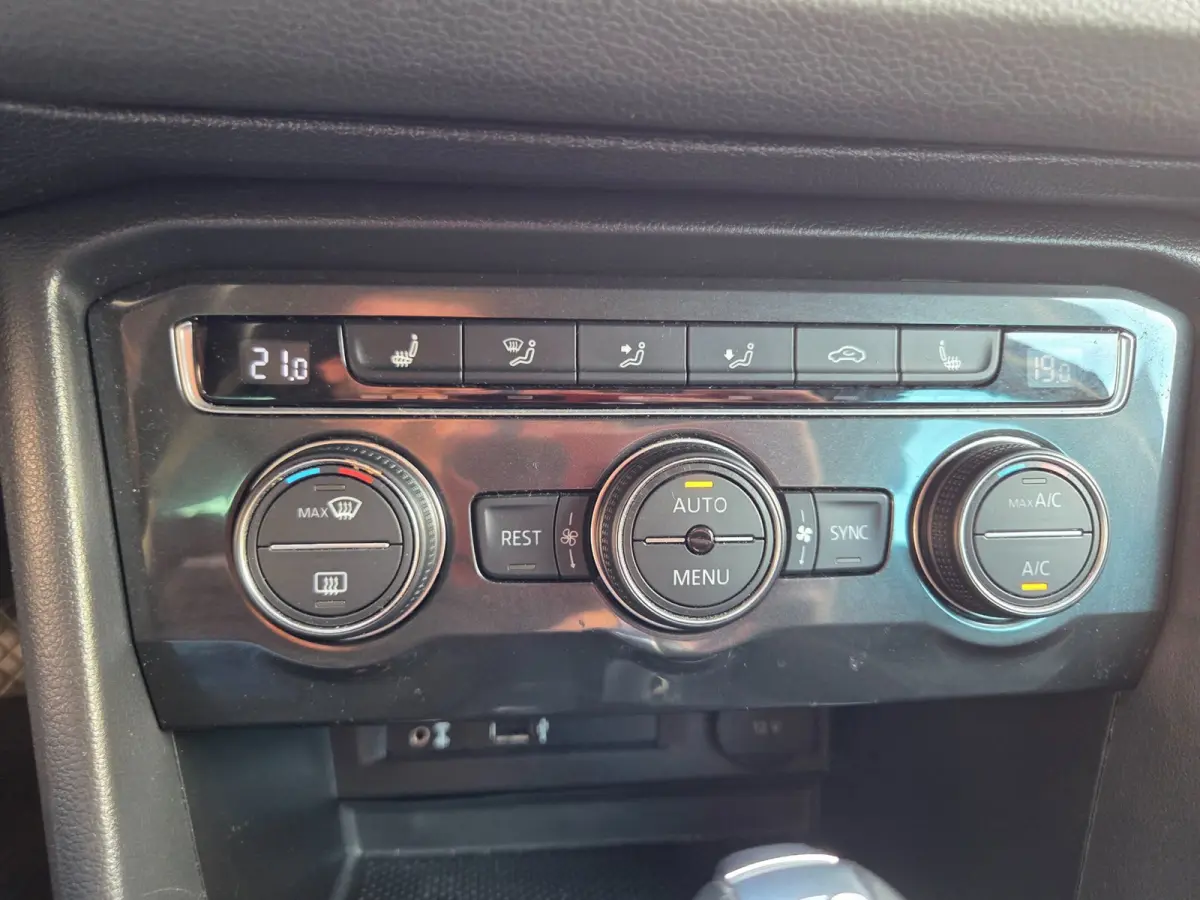 1.4 TSI 4Motion Highline automaat/ Elec. achterklep/ elec. wegkl. trekhaak/ Parkeersensoren v+a/ Rijklaarprijs!