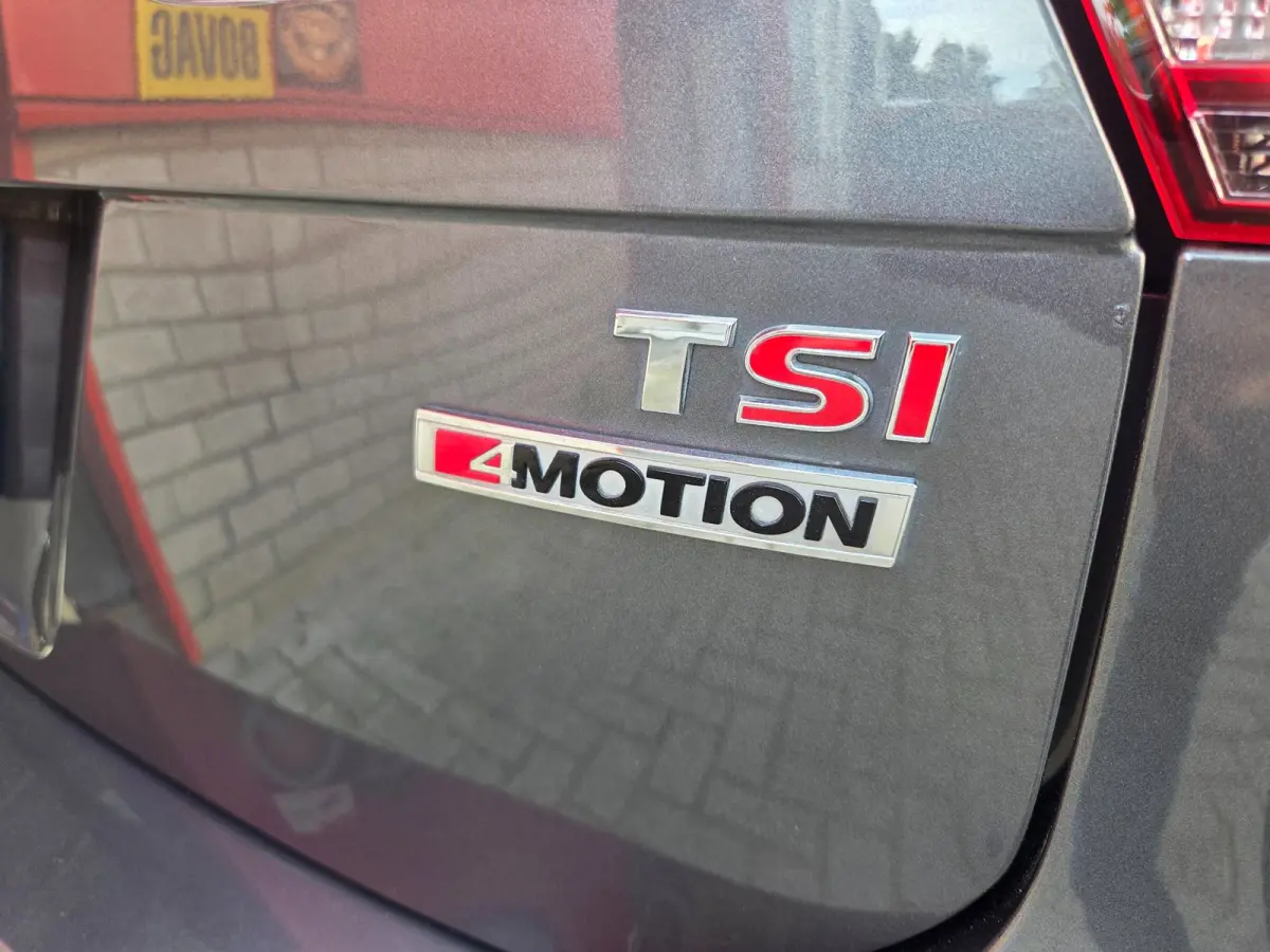 1.4 TSI 4Motion Highline automaat/ Elec. achterklep/ elec. wegkl. trekhaak/ Parkeersensoren v+a/ Rijklaarprijs!