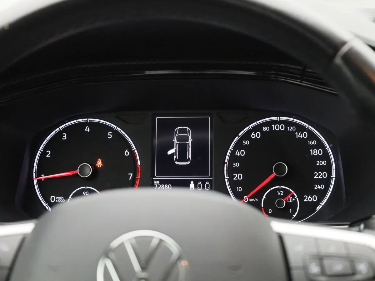 1.0 TSI Life | Apple Carplay / Android Auto | Cruise Control | Achteruitrijcamera | Lichtmetalen Velgen |