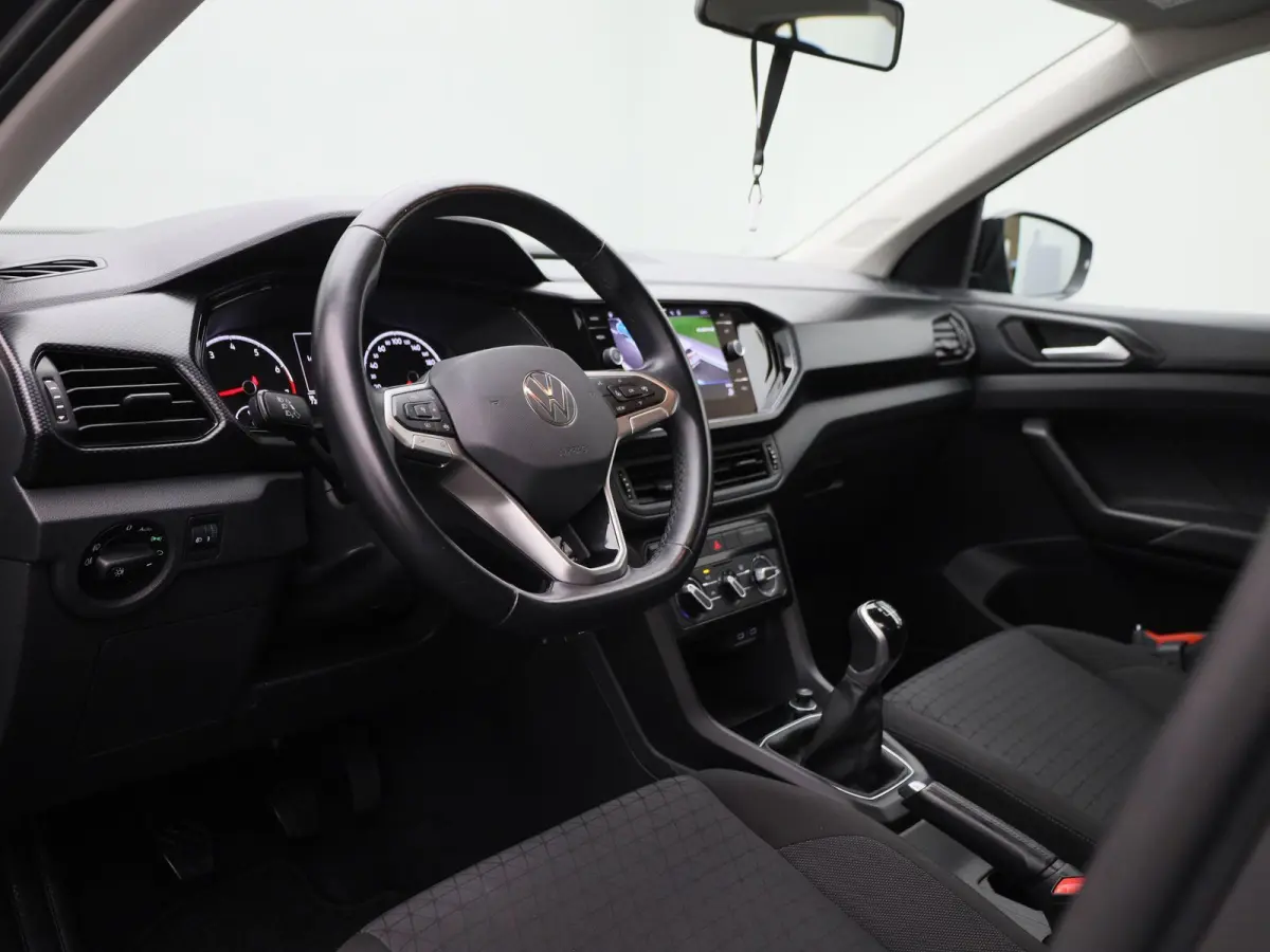 1.0 TSI Life | Apple Carplay / Android Auto | Cruise Control | Achteruitrijcamera | Lichtmetalen Velgen |