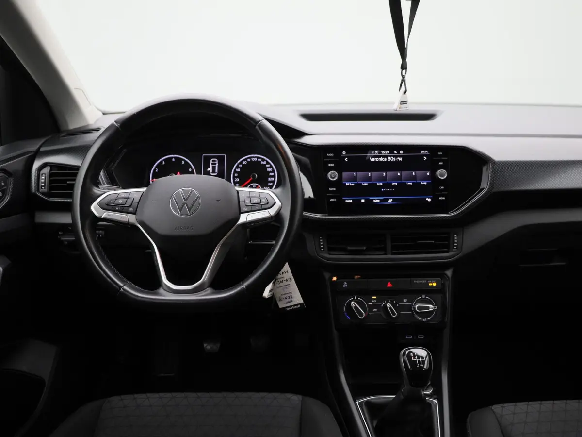 1.0 TSI Life | Apple Carplay / Android Auto | Cruise Control | Achteruitrijcamera | Lichtmetalen Velgen |