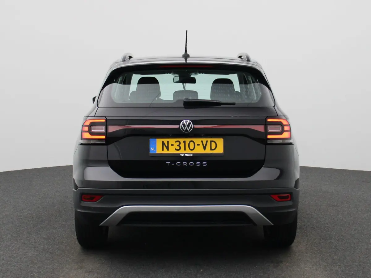 1.0 TSI Life | Apple Carplay / Android Auto | Cruise Control | Achteruitrijcamera | Lichtmetalen Velgen |