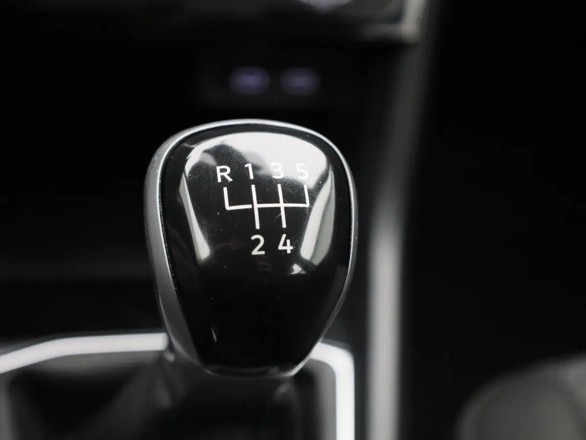 1.0 TSI Life | Apple Carplay / Android Auto | Cruise Control | Achteruitrijcamera | Lichtmetalen Velgen |