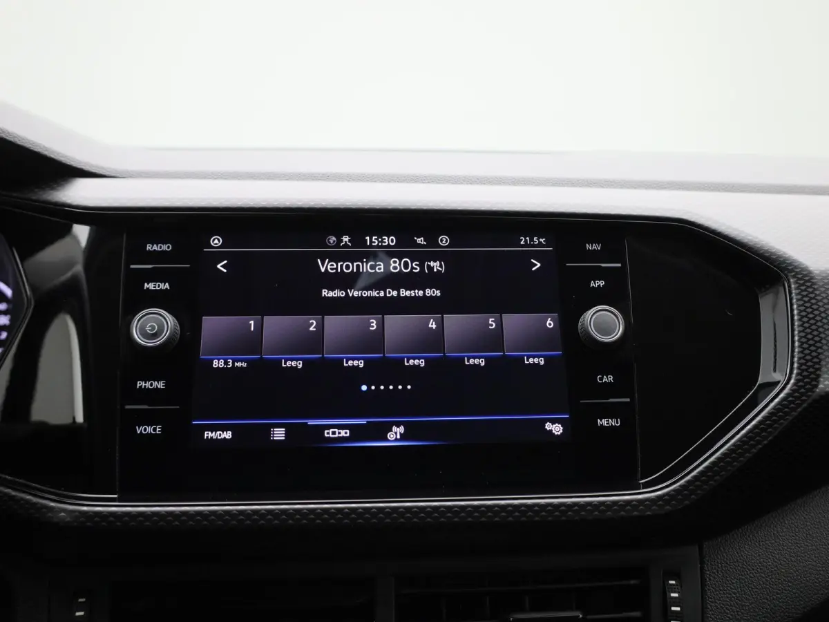 1.0 TSI Life | Apple Carplay / Android Auto | Cruise Control | Achteruitrijcamera | Lichtmetalen Velgen |