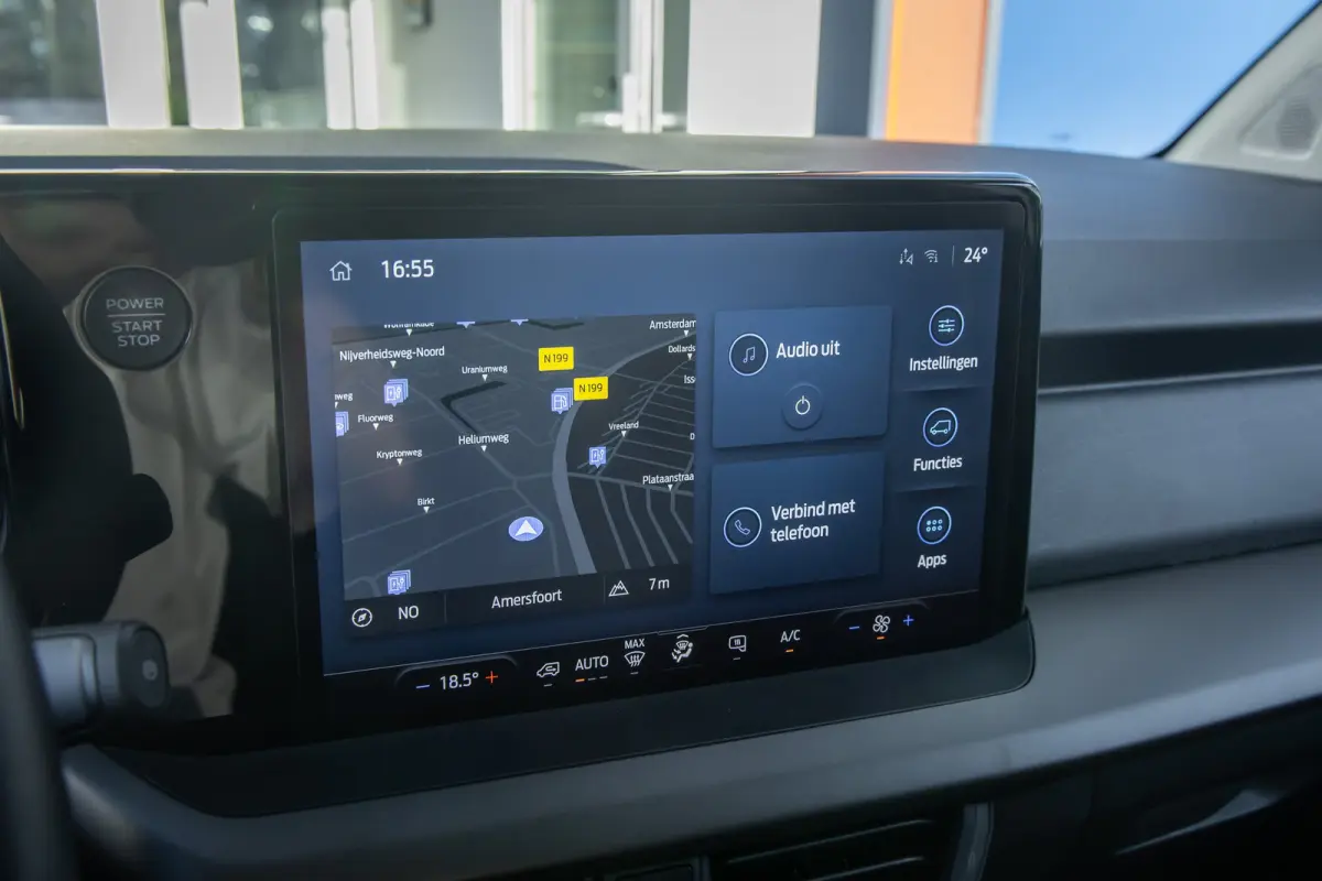 Cour. Trend 44 kWh | Trekhaak | Apple Carplay/Android Auto | Cruise control adaptief | Keyless | Electronic climate controle | Parkeersensor achter | Navigatiesysteem | Apple Carplay/Android