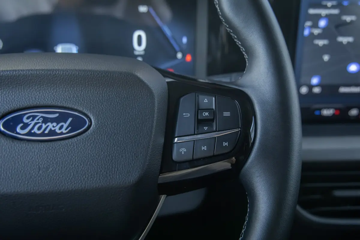 Cour. Trend 44 kWh | Trekhaak | Apple Carplay/Android Auto | Cruise control adaptief | Keyless | Electronic climate controle | Parkeersensor achter | Navigatiesysteem | Apple Carplay/Android
