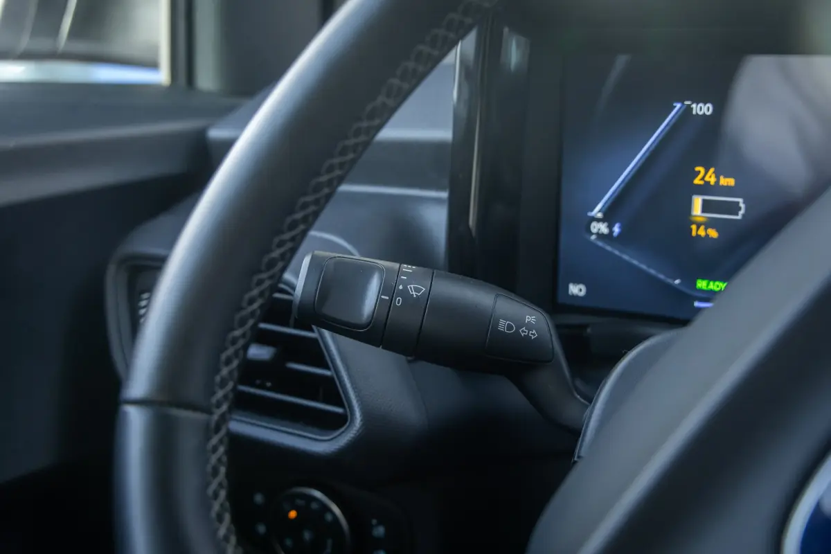 Cour. Trend 44 kWh | Trekhaak | Apple Carplay/Android Auto | Cruise control adaptief | Keyless | Electronic climate controle | Parkeersensor achter | Navigatiesysteem | Apple Carplay/Android