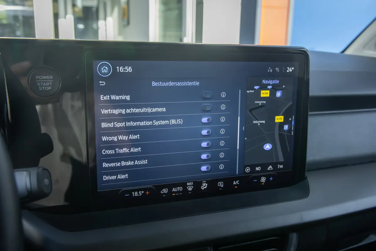 Cour. Trend 44 kWh | Trekhaak | Apple Carplay/Android Auto | Cruise control adaptief | Keyless | Electronic climate controle | Parkeersensor achter | Navigatiesysteem | Apple Carplay/Android