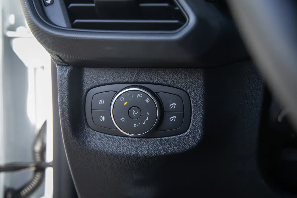 Cour. Trend 44 kWh | Trekhaak | Apple Carplay/Android Auto | Cruise control adaptief | Keyless | Electronic climate controle | Parkeersensor achter | Navigatiesysteem | Apple Carplay/Android