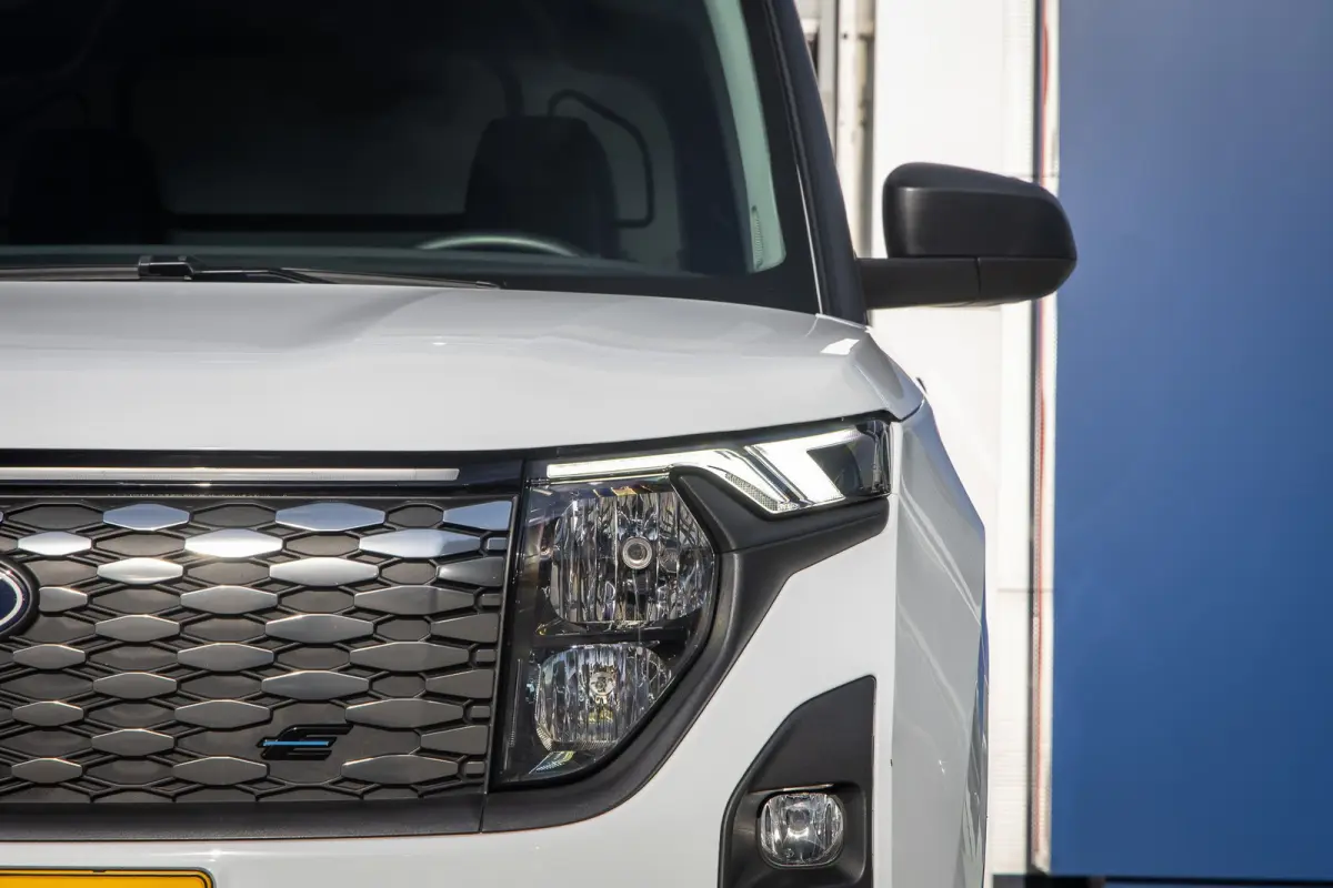 Cour. Trend 44 kWh | Trekhaak | Apple Carplay/Android Auto | Cruise control adaptief | Keyless | Electronic climate controle | Parkeersensor achter | Navigatiesysteem | Apple Carplay/Android
