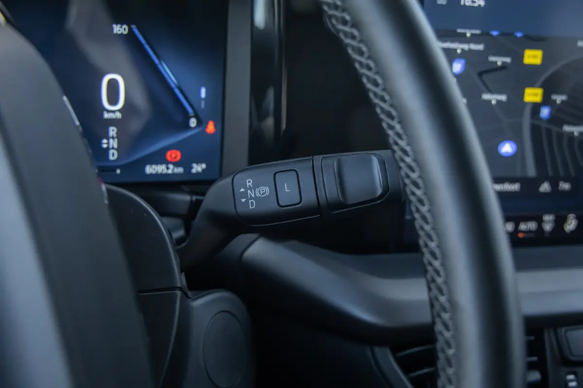 Cour. Trend 44 kWh | Trekhaak | Apple Carplay/Android Auto | Cruise control adaptief | Keyless | Electronic climate controle | Parkeersensor achter | Navigatiesysteem | Apple Carplay/Android