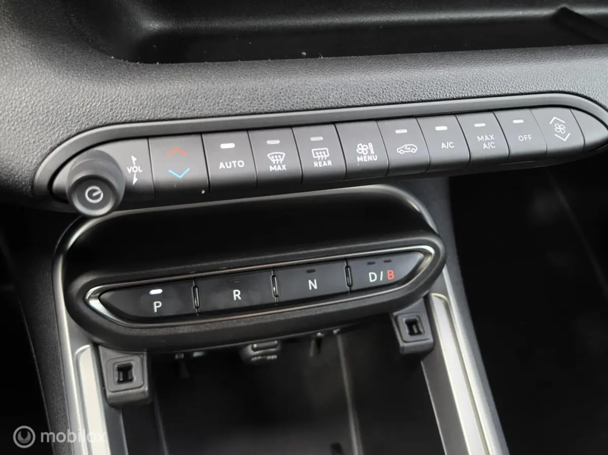 SUMMIT 54kWh ACC CAMERA KEYLESS CARPLAY STOELVERWARMING