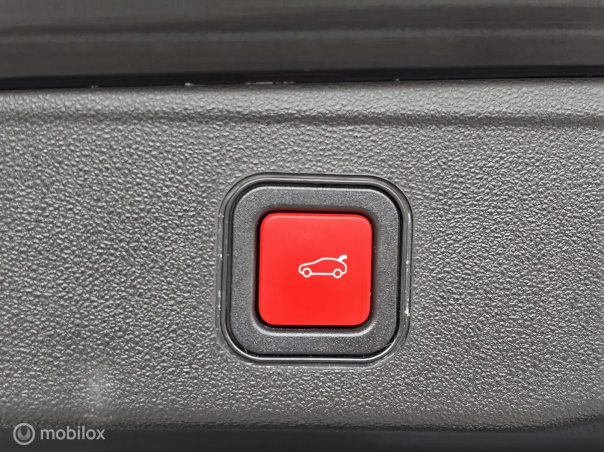 SUMMIT 54kWh ACC CAMERA KEYLESS CARPLAY STOELVERWARMING