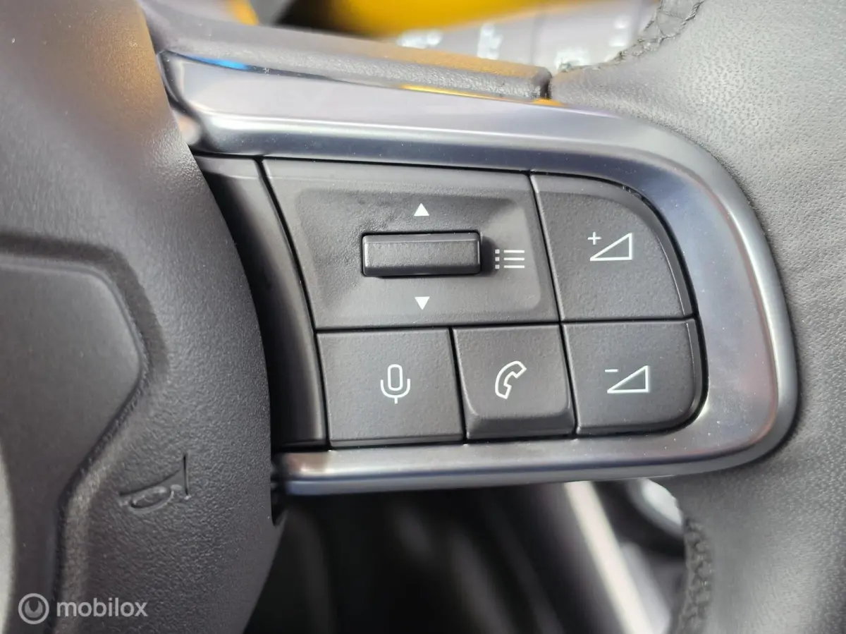 SUMMIT 54kWh ACC CAMERA KEYLESS CARPLAY STOELVERWARMING