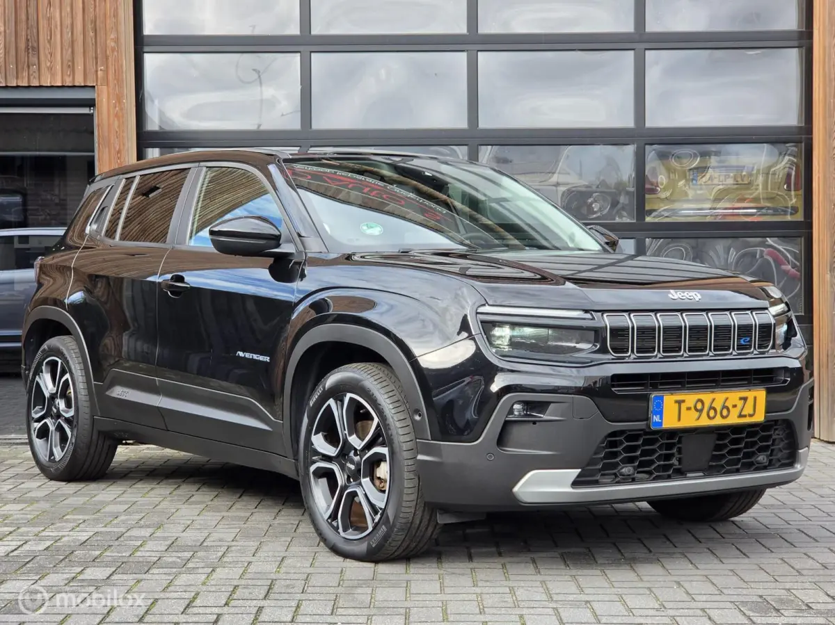 SUMMIT 54kWh ACC CAMERA KEYLESS CARPLAY STOELVERWARMING