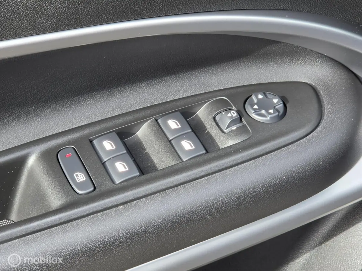 SUMMIT 54kWh ACC CAMERA KEYLESS CARPLAY STOELVERWARMING